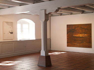 Einer von drei Ausstellungsräumen in der Galerie Stapflehus